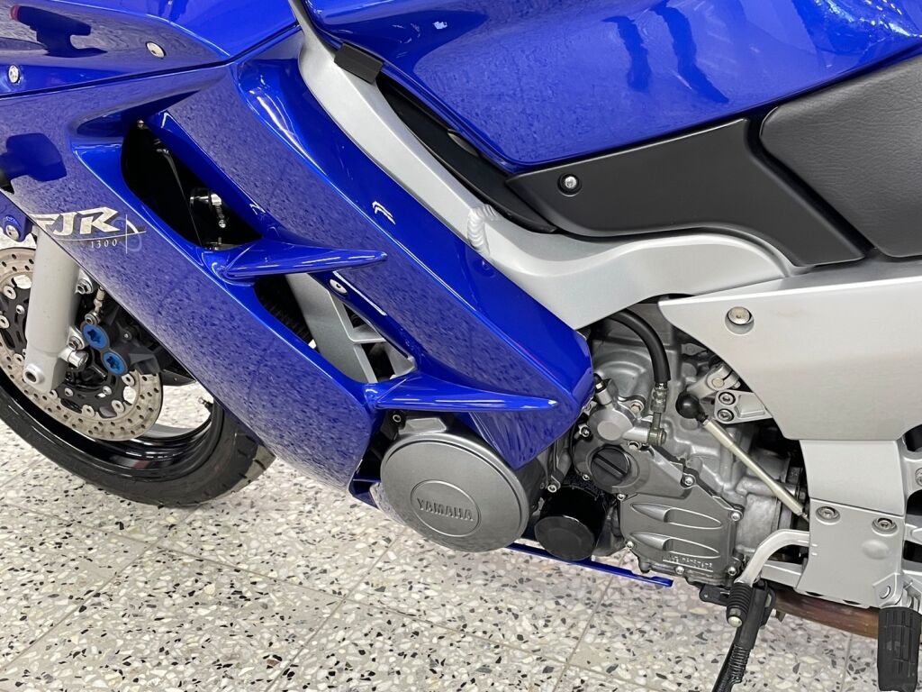 Yamaha FJR 2004 Sininen
