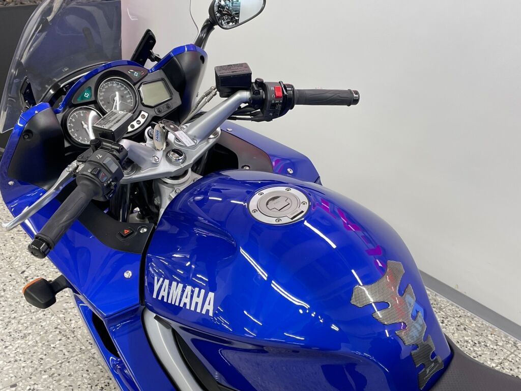 Yamaha FJR 2004 Sininen