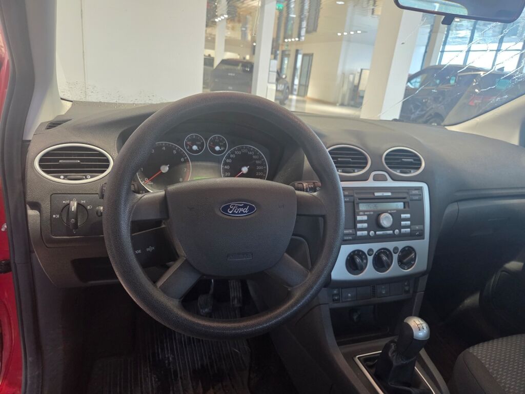 Ford Focus 2006 Punainen