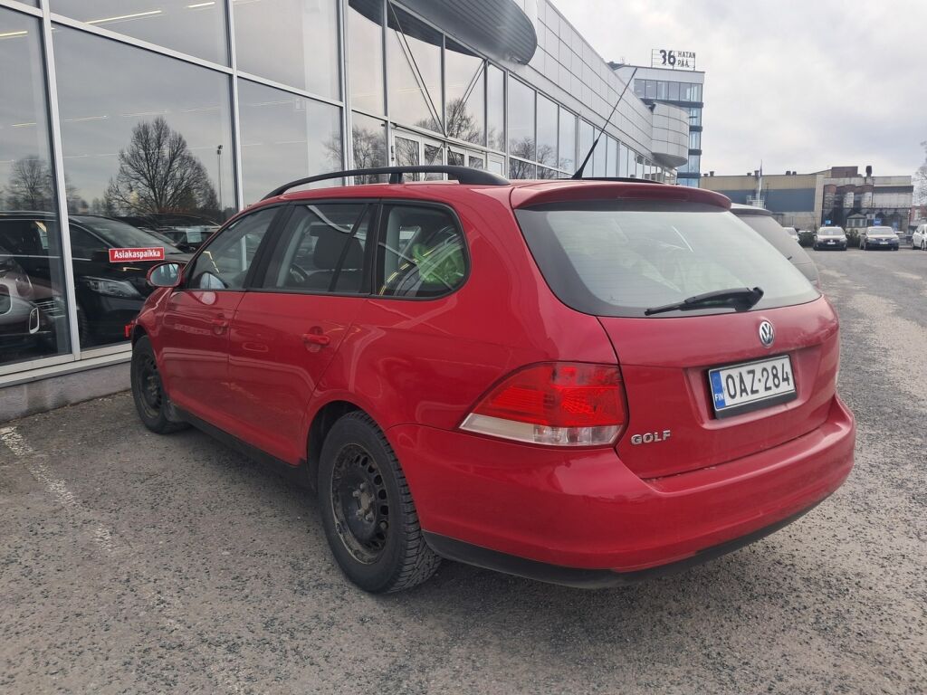 Volkswagen Golf 2008 Punainen
