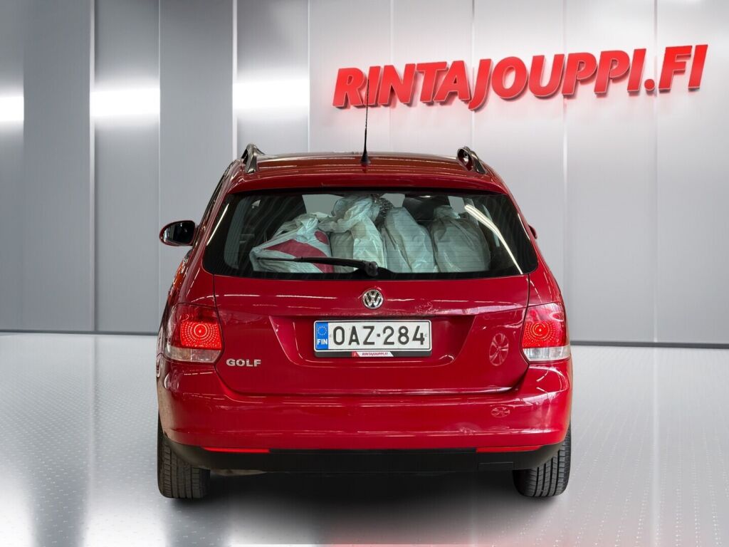 Volkswagen Golf 2008 Punainen