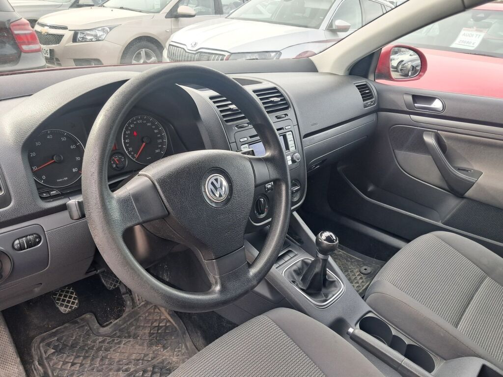 Volkswagen Golf 2008 Punainen