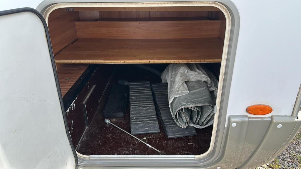 Bürstner Marano T 640 2008 Valkoinen