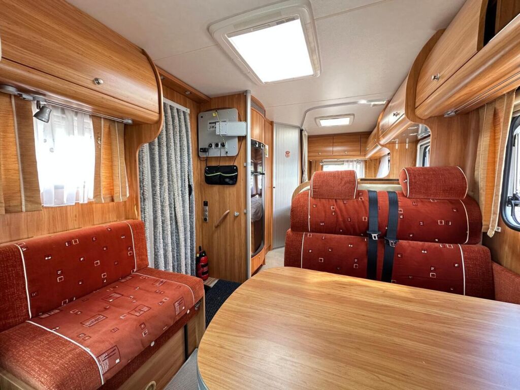 Bürstner Marano T 640 2008 Valkoinen