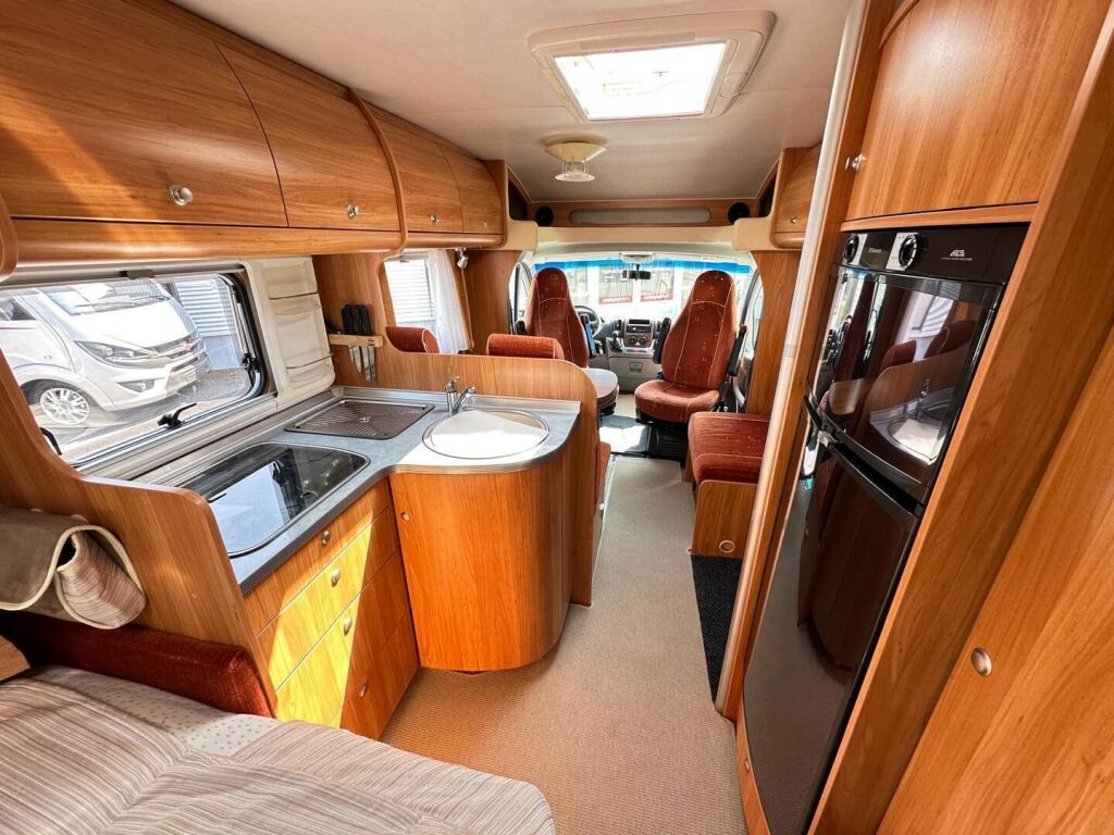 Bürstner Marano T 640 2008 Valkoinen