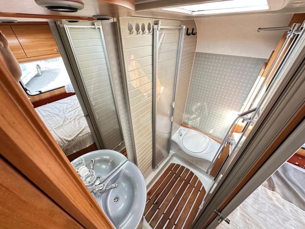 Bürstner Marano T 640 2008 Valkoinen