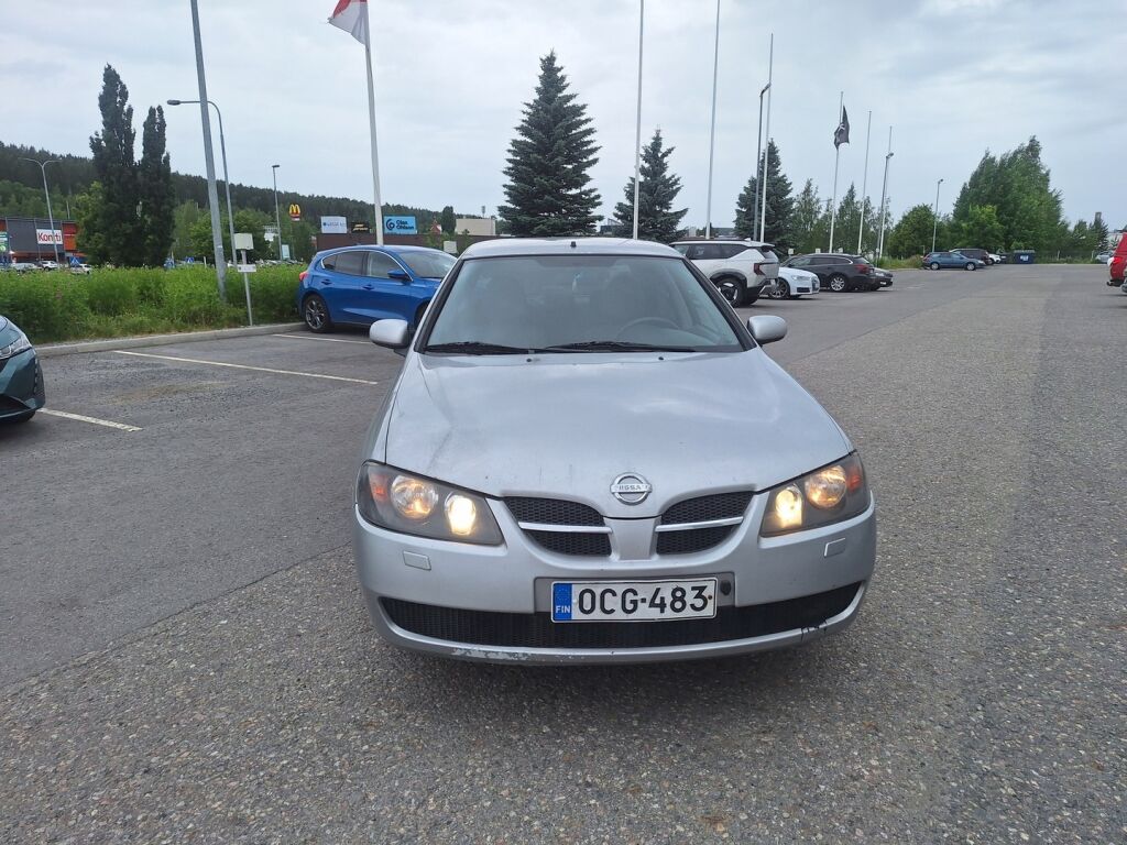 Nissan Almera 2003 Hopea