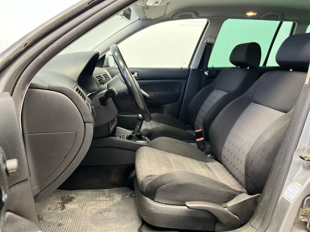 Volkswagen Golf Variant 2006 Harmaa