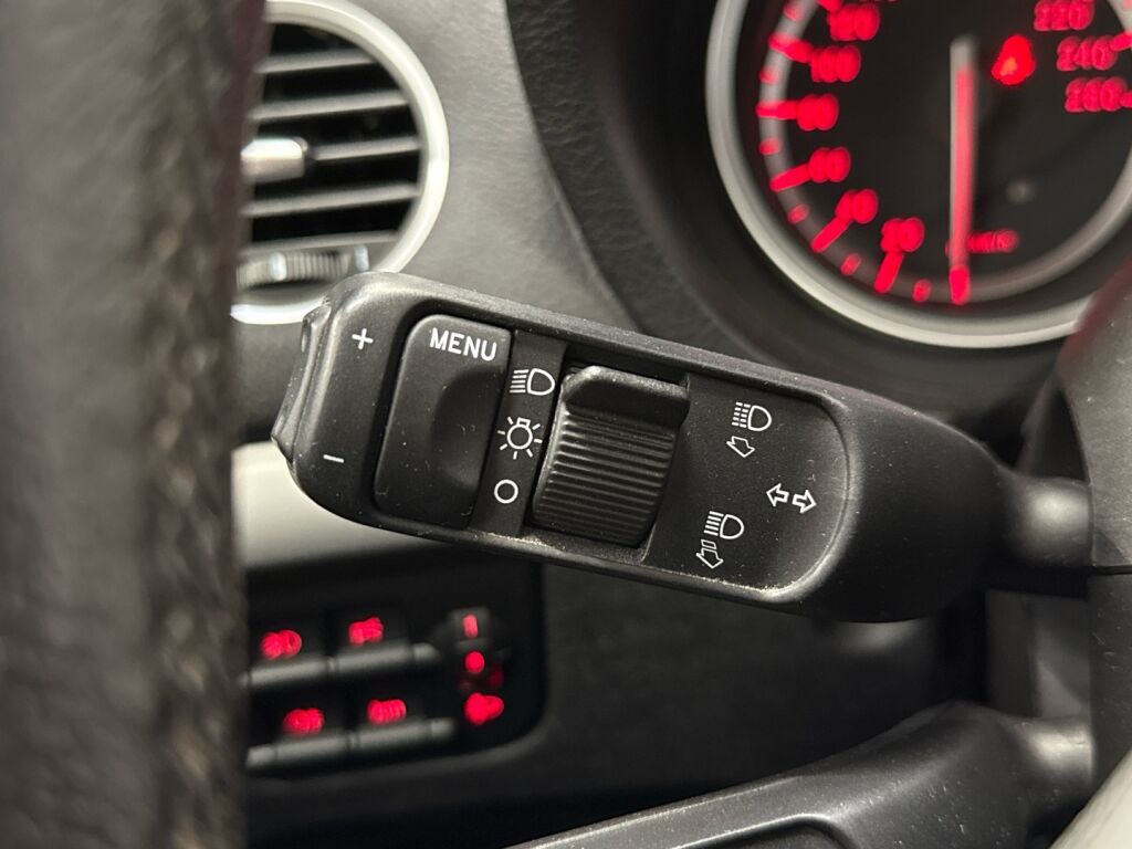 Alfa Romeo 159 2006 Punainen