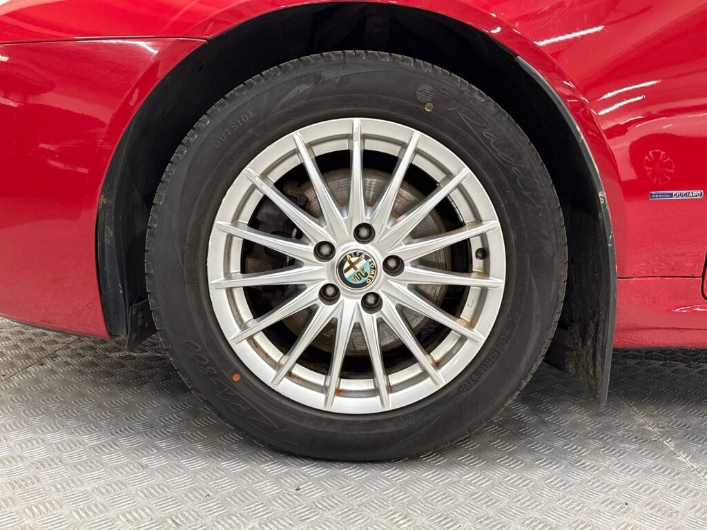 Alfa Romeo 159 2006 Punainen