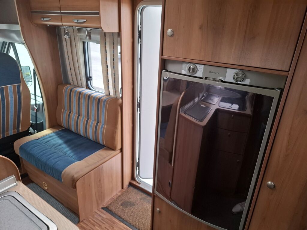 Bürstner Nexxo T660 2009 Valkoinen