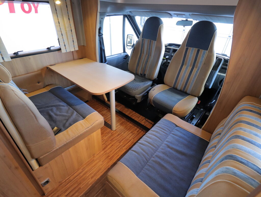 Bürstner Nexxo T660 2009 Valkoinen