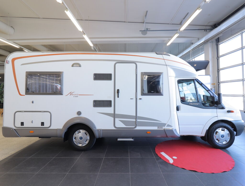Bürstner Nexxo T660 2009 Valkoinen