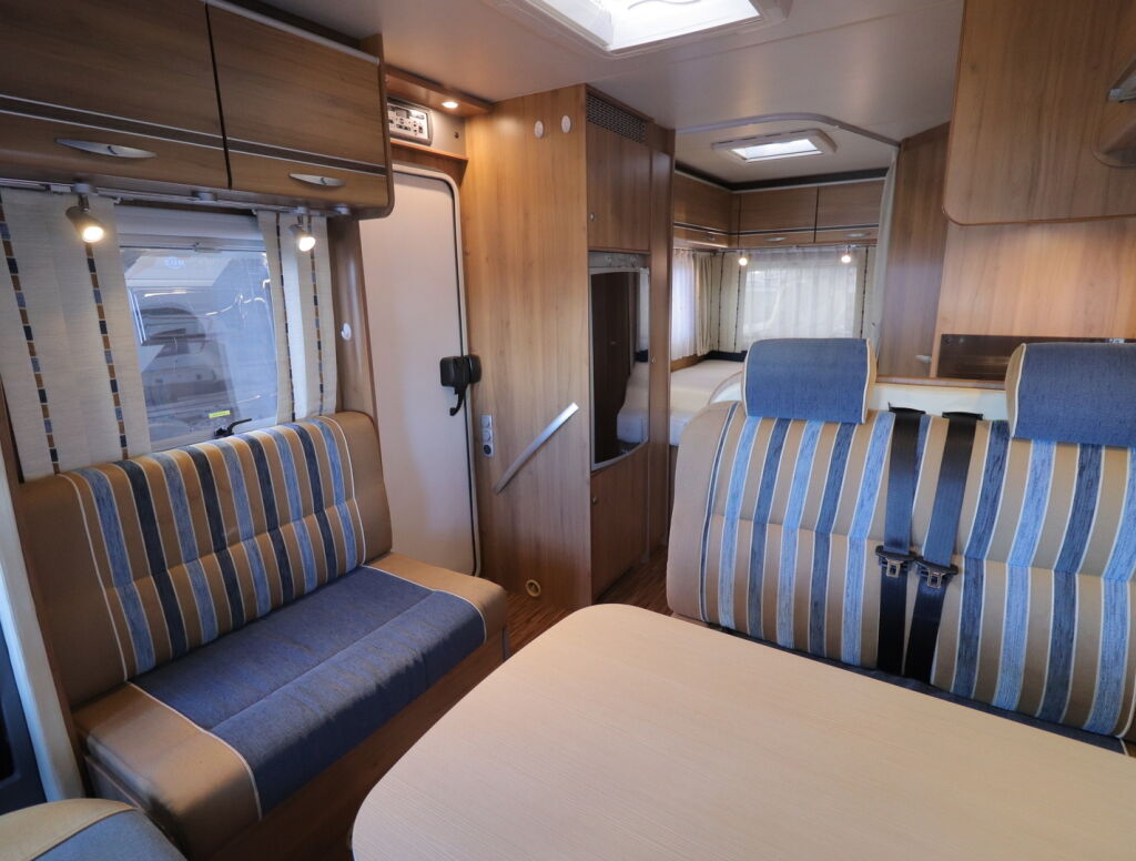 Bürstner Nexxo T660 2009 Valkoinen