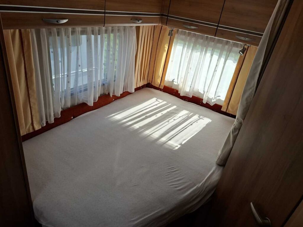 Bürstner T660 Nexxo 2009 Valkoinen