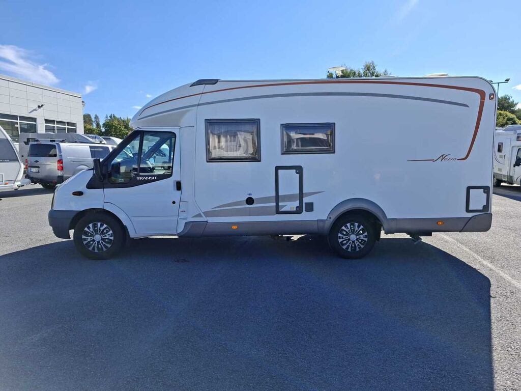Bürstner T660 Nexxo 2009 Valkoinen