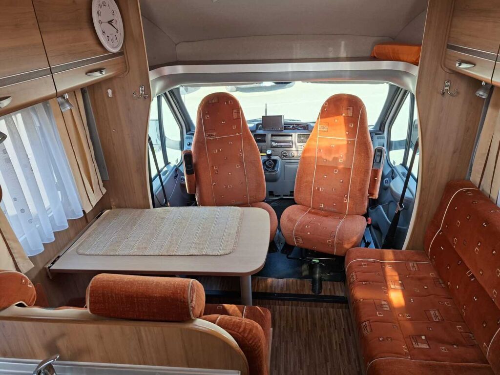 Bürstner T660 Nexxo 2009 Valkoinen