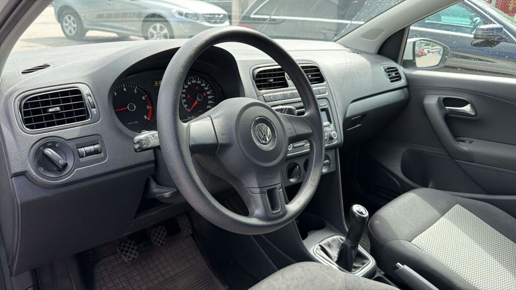 Volkswagen Polo 2010 Valkoinen