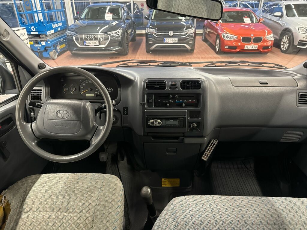 Toyota Hiace 2002 Vihreä