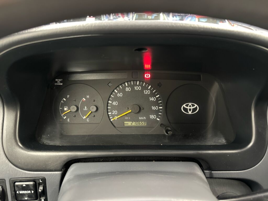 Toyota Hiace 2002 Vihreä