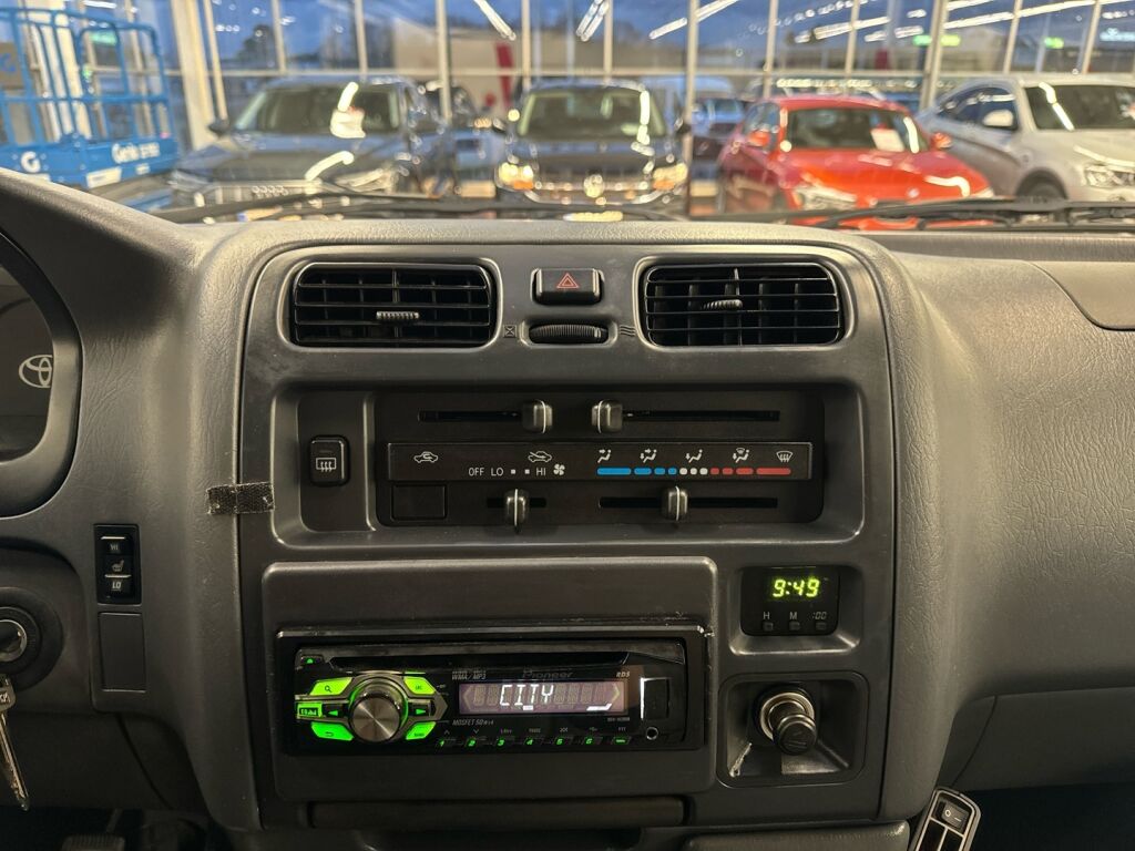 Toyota Hiace 2002 Vihreä