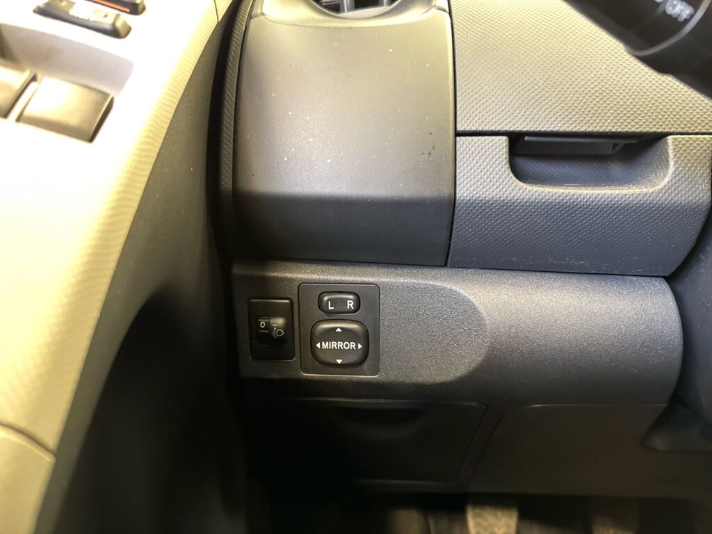 Toyota Yaris 2006 Hopea