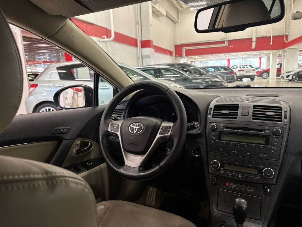 Toyota Avensis 2009 Violetti