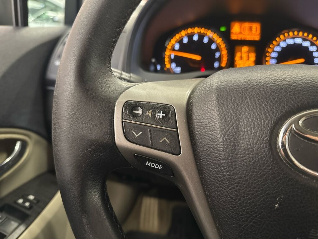 Toyota Avensis 2009 Violetti