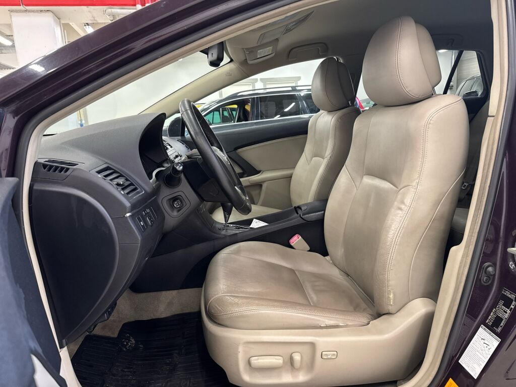 Toyota Avensis 2009 Violetti