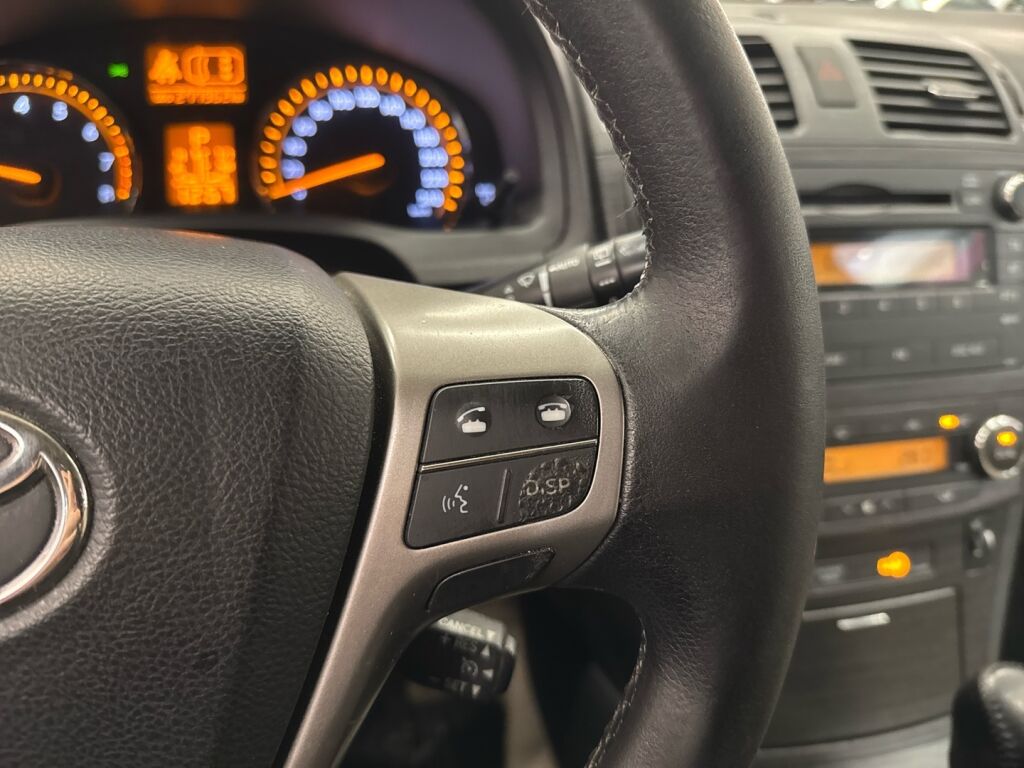 Toyota Avensis 2009 Violetti