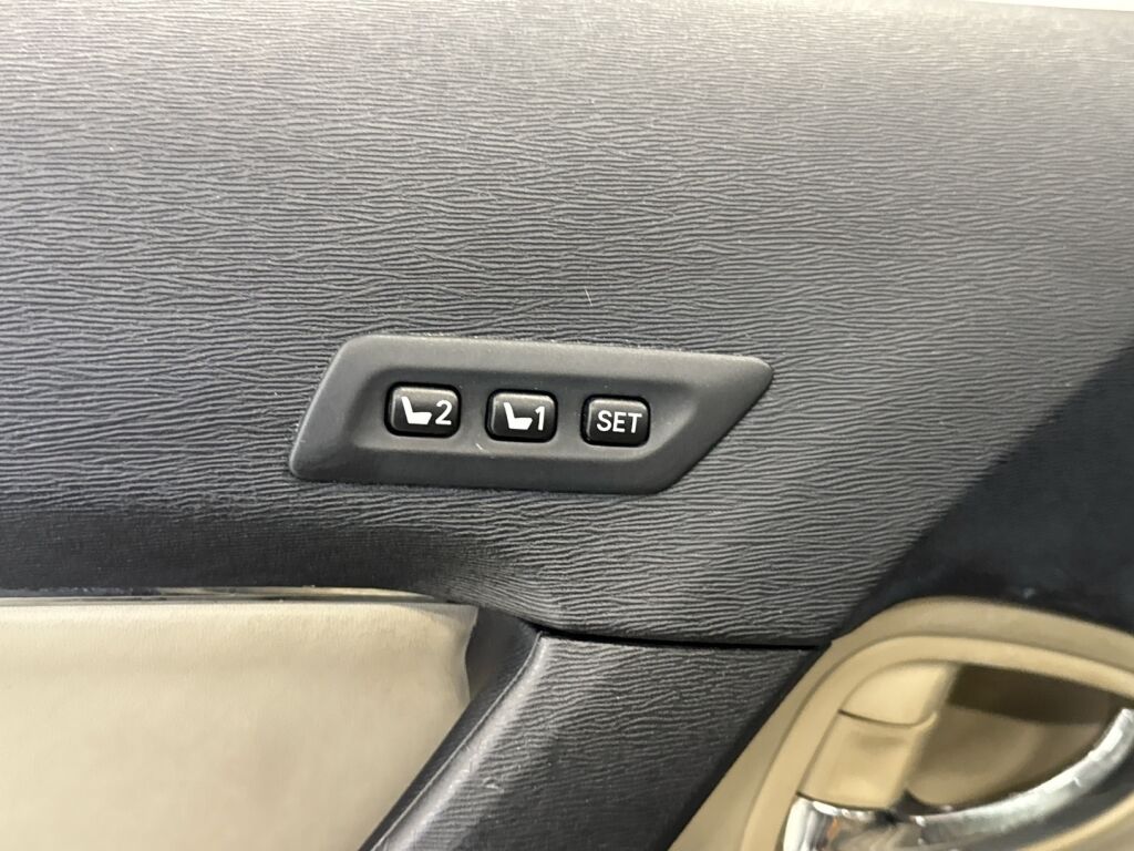 Toyota Avensis 2009 Violetti