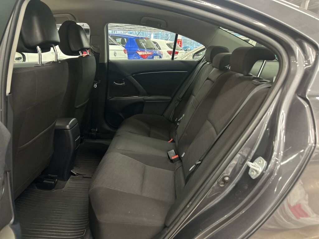 Toyota Avensis 2010 Harmaa