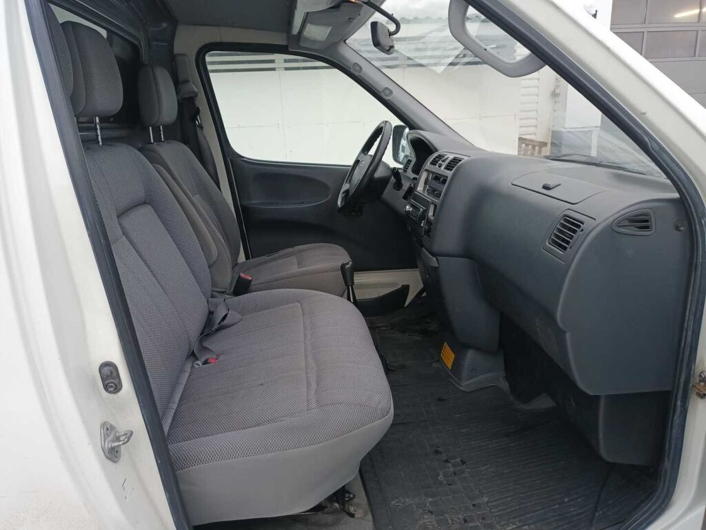 Toyota Hiace 2006 Valkoinen