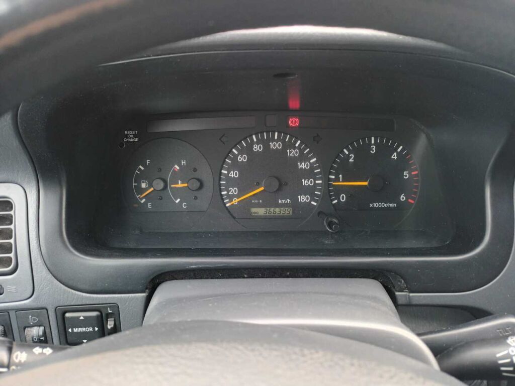 Toyota Hiace 2006 Valkoinen