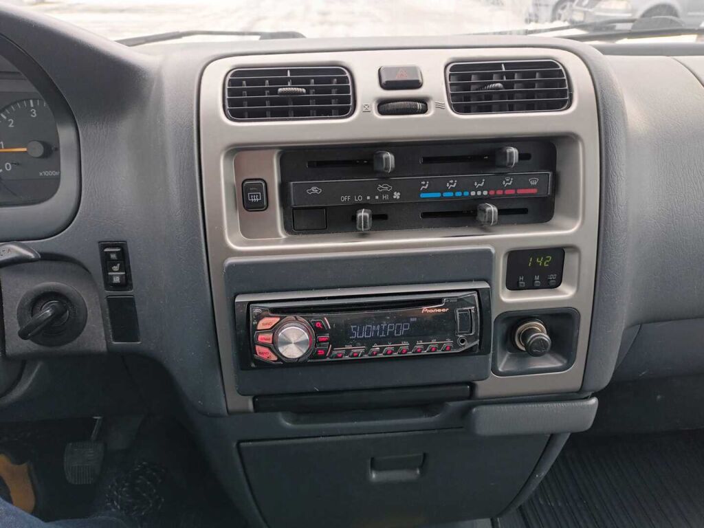 Toyota Hiace 2006 Valkoinen