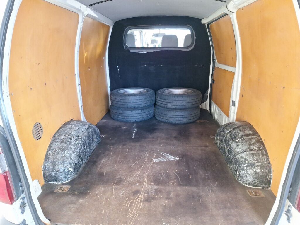 Toyota Hiace 2006 Valkoinen