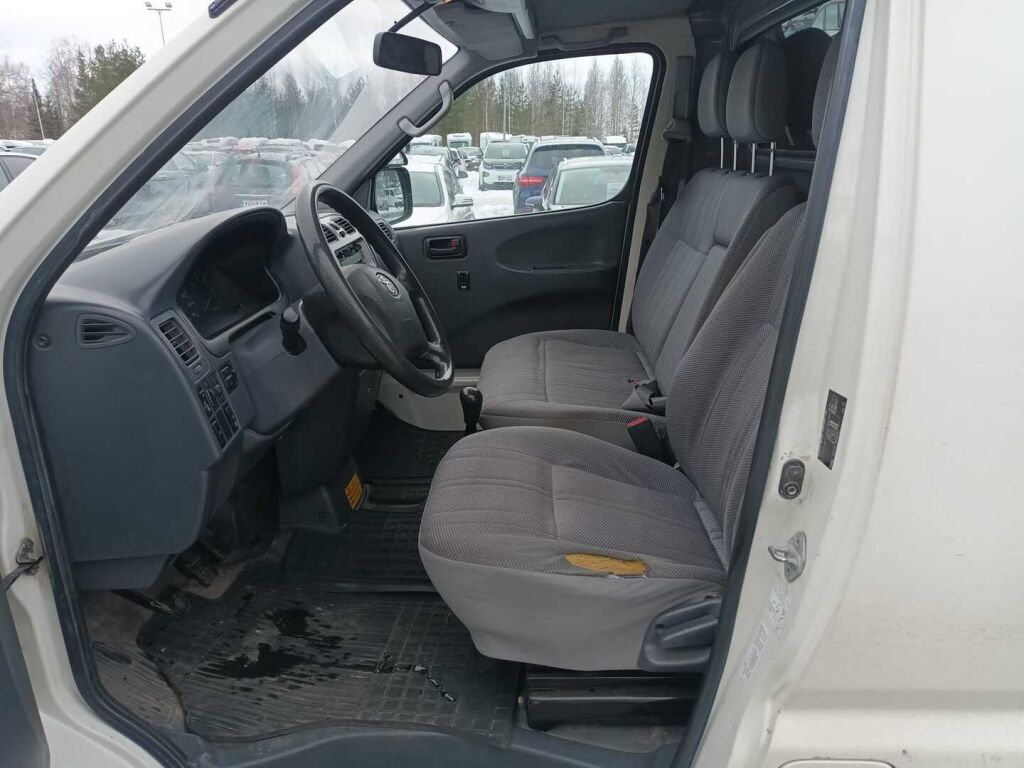 Toyota Hiace 2006 Valkoinen