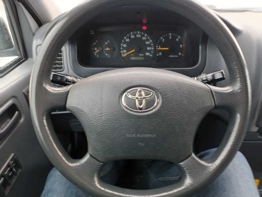 Toyota Hiace 2006 Valkoinen