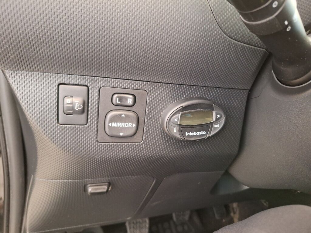 Toyota Urban Cruiser 2010 Musta