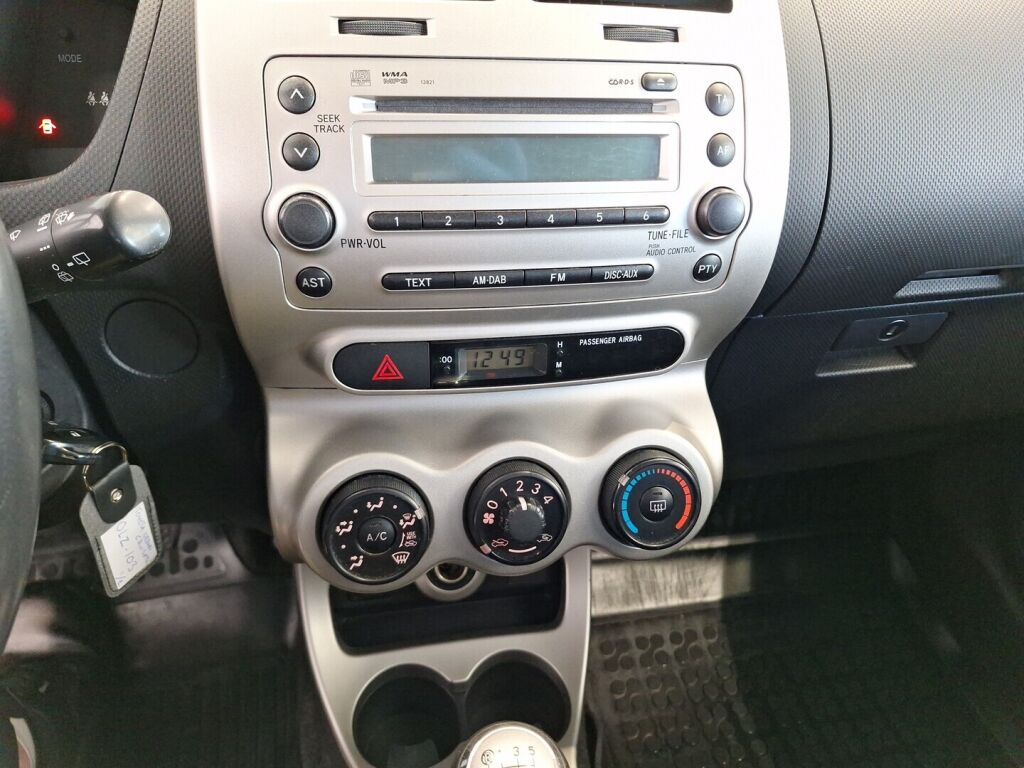 Toyota Urban Cruiser 2010 Musta