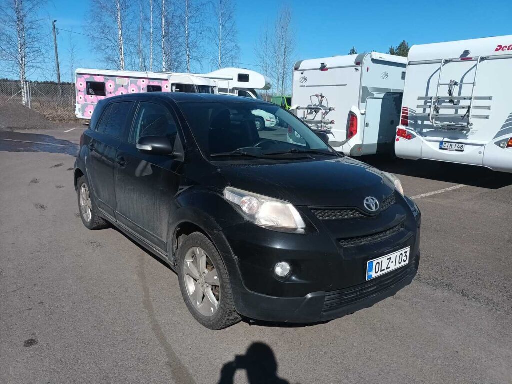 Toyota Urban Cruiser 2010 Musta