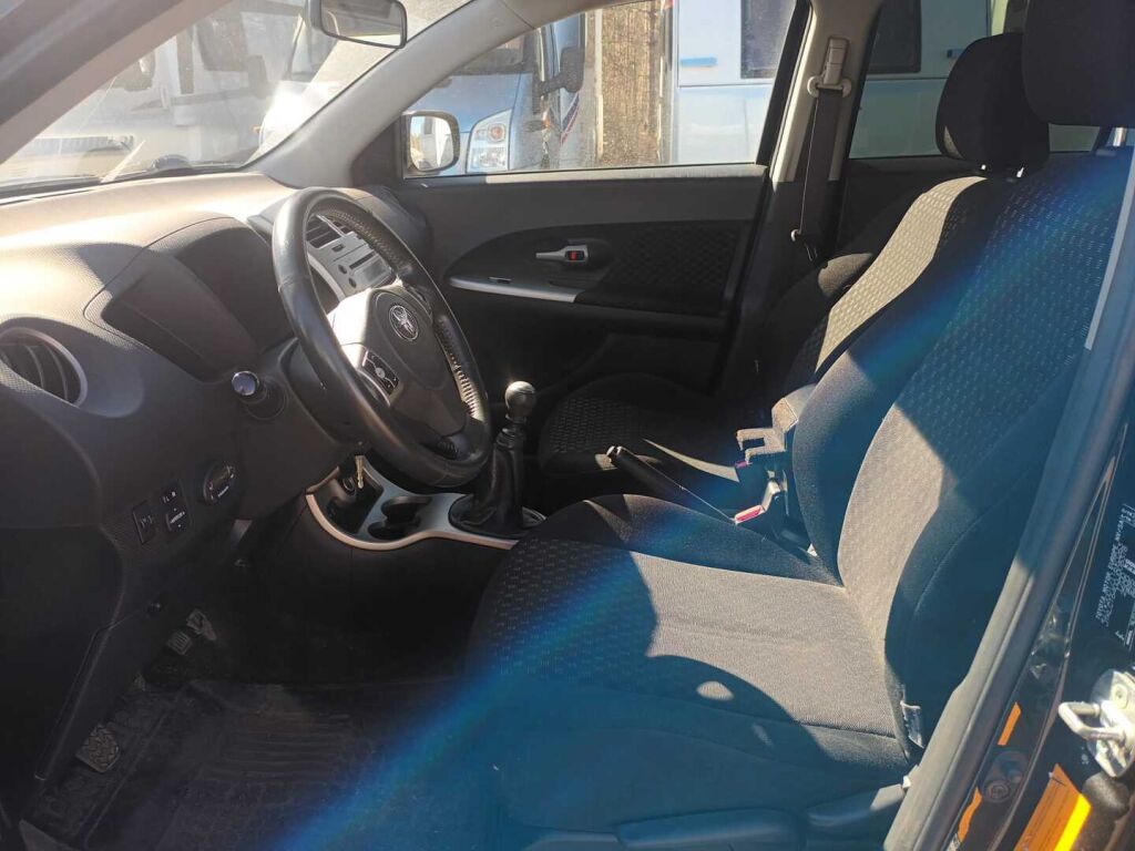 Toyota Urban Cruiser 2010 Musta