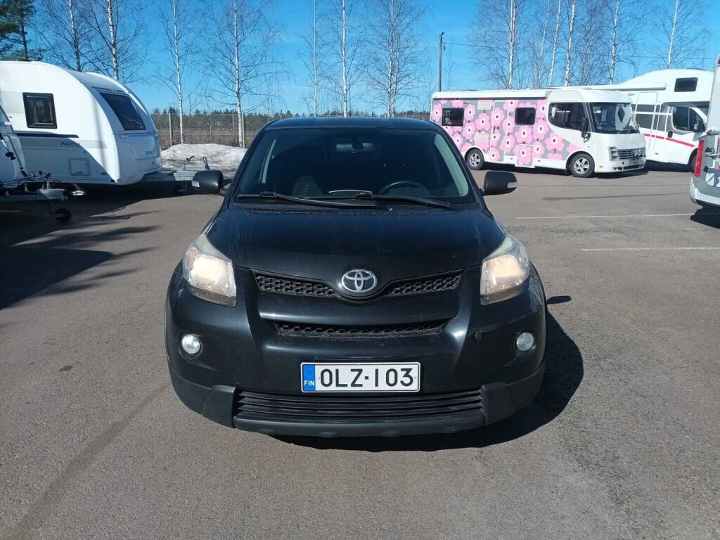 Toyota Urban Cruiser 2010 Musta