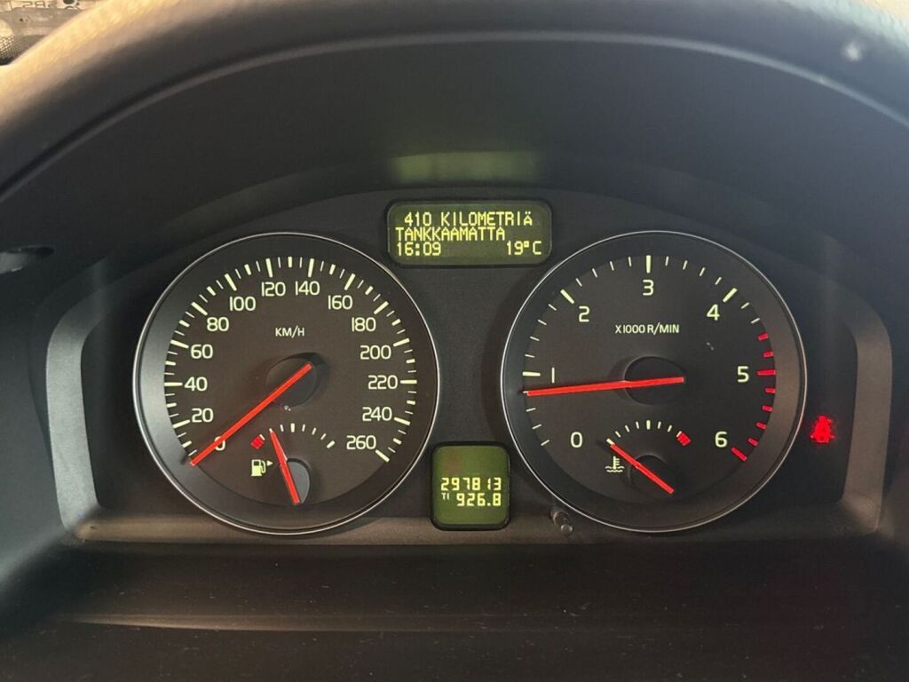 Volvo V50 2010 Musta