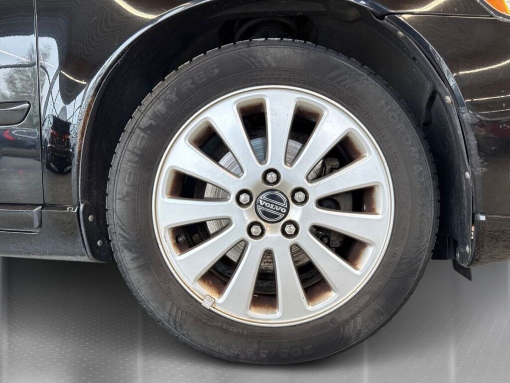 Volvo V50 2010 Musta