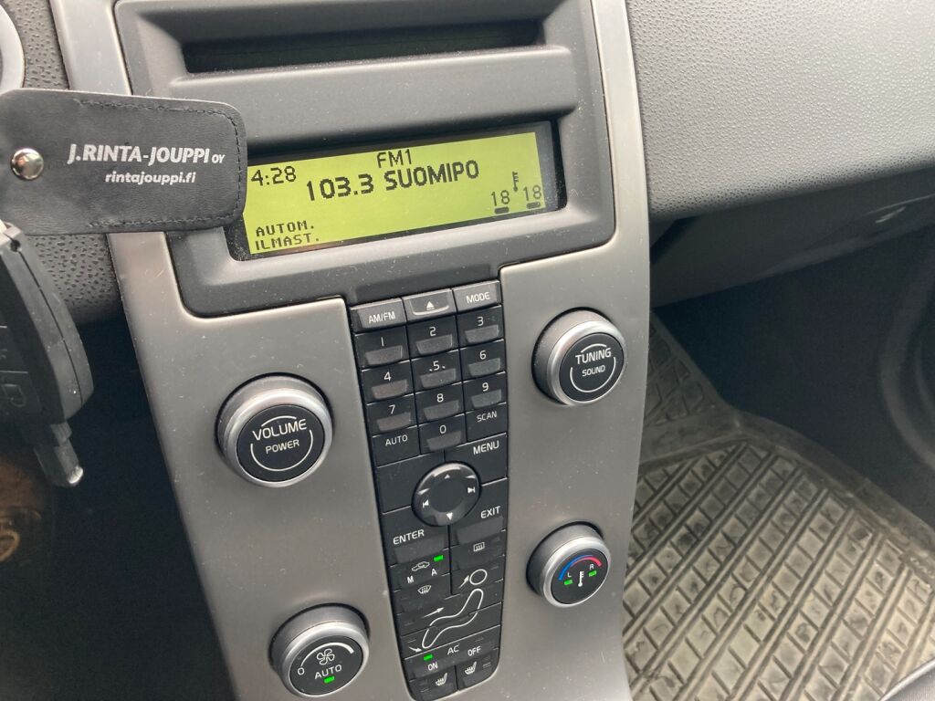 Volvo V50 2010 Musta