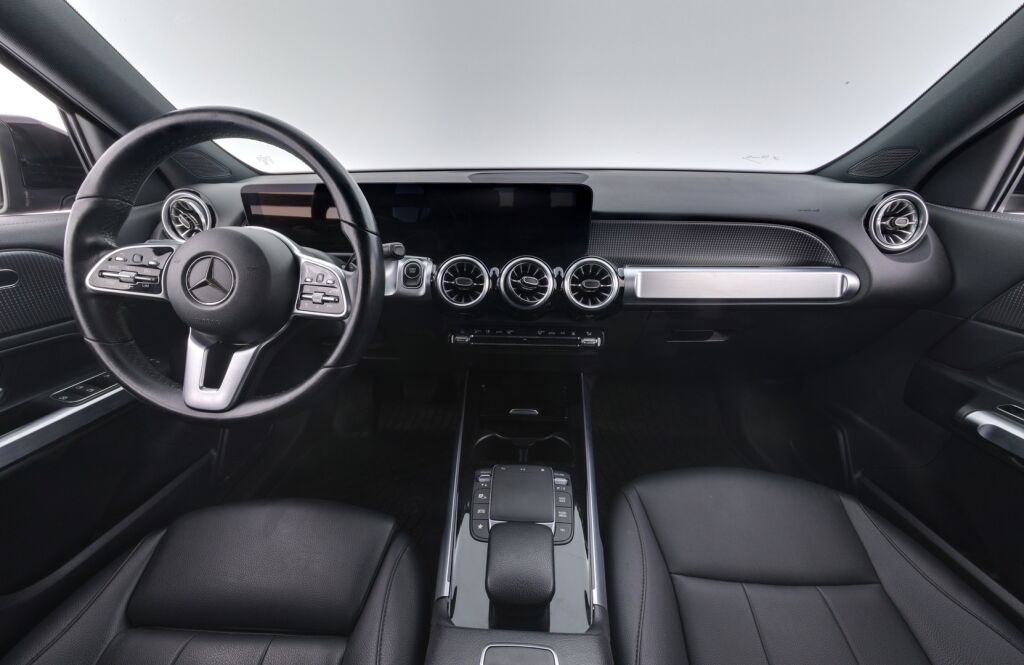 Mercedes-Benz EQB 2022 Musta