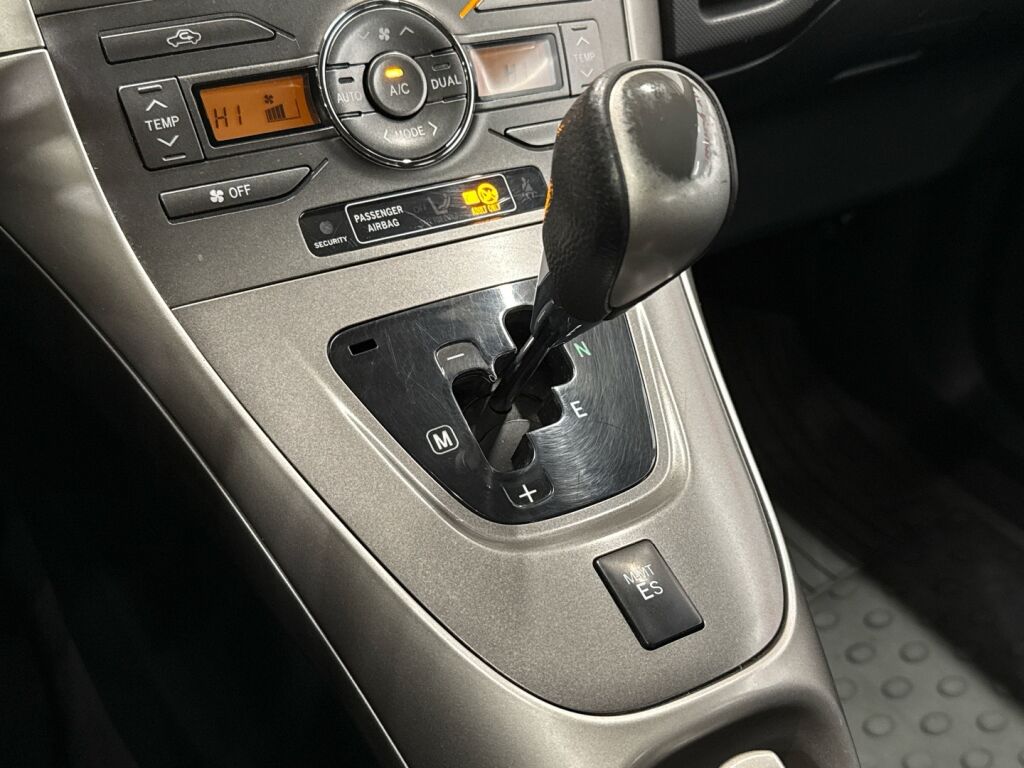 Toyota Auris 2007 Harmaa