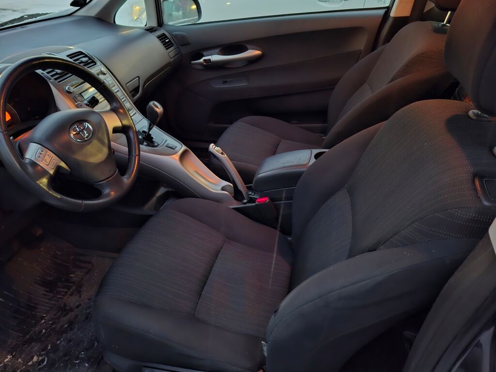 Toyota Auris 2007 Harmaa