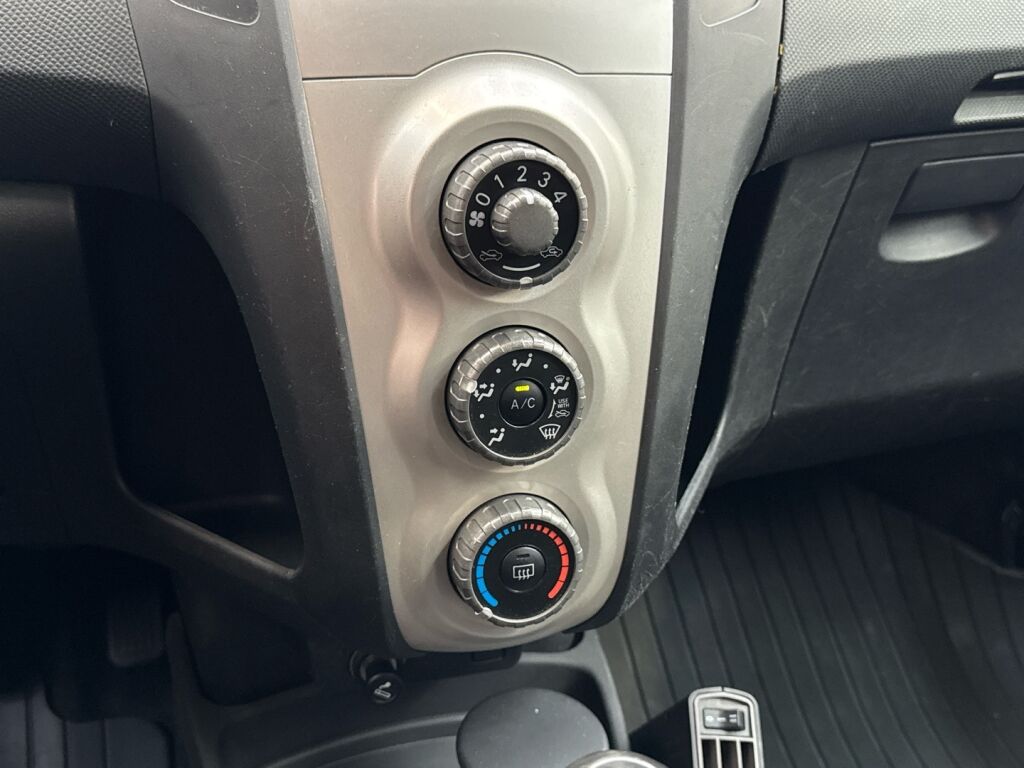 Toyota Yaris 2007 Valkoinen